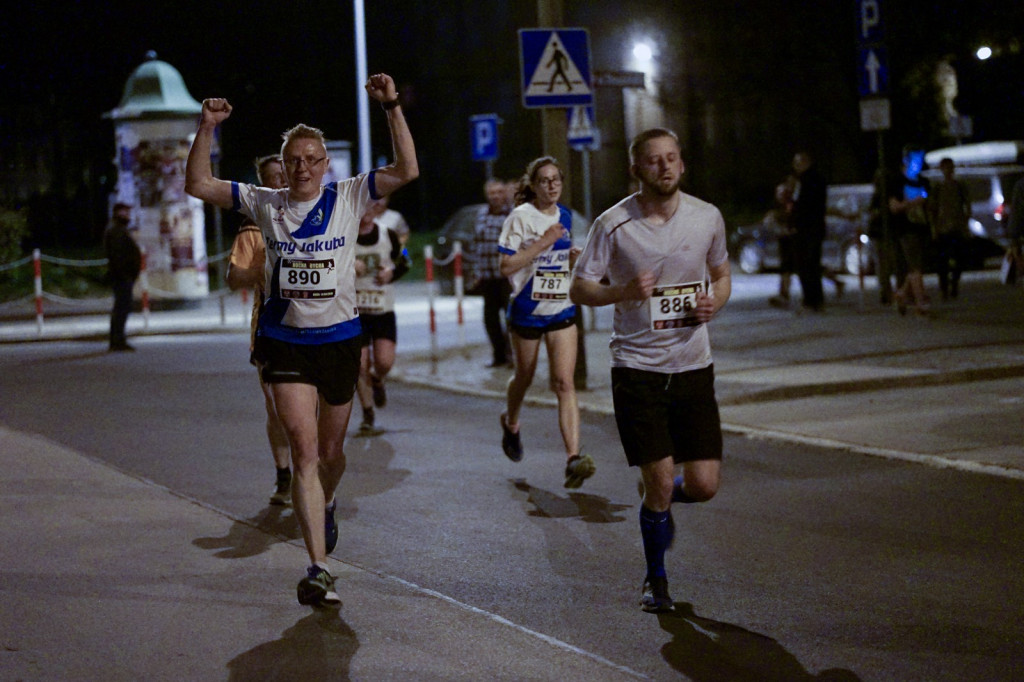 Kamil Karbowiak zwycięzcą Electrolux 3. Nocnej Dychy! [fotorelacja]