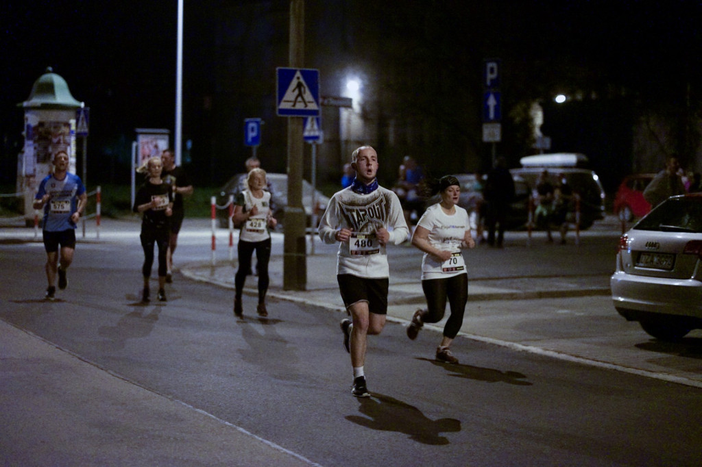 Kamil Karbowiak zwycięzcą Electrolux 3. Nocnej Dychy! [fotorelacja]