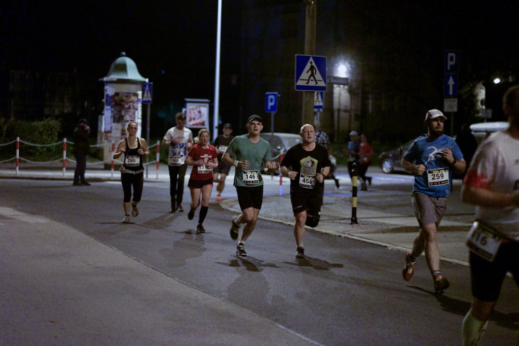 Kamil Karbowiak zwycięzcą Electrolux 3. Nocnej Dychy! [fotorelacja]