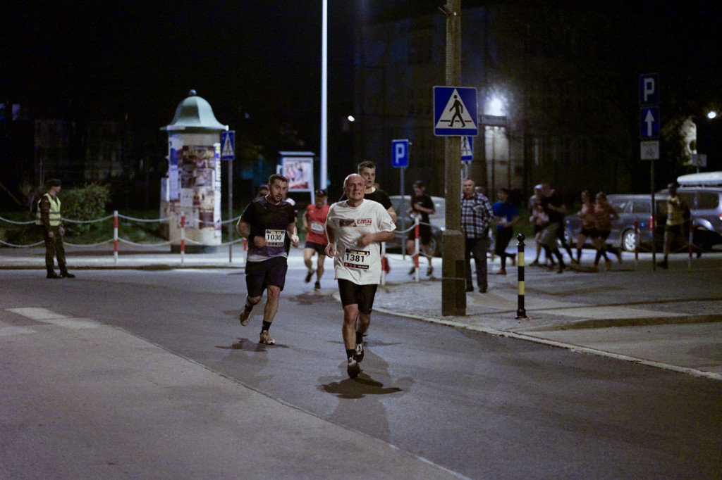 Kamil Karbowiak zwycięzcą Electrolux 3. Nocnej Dychy! [fotorelacja]