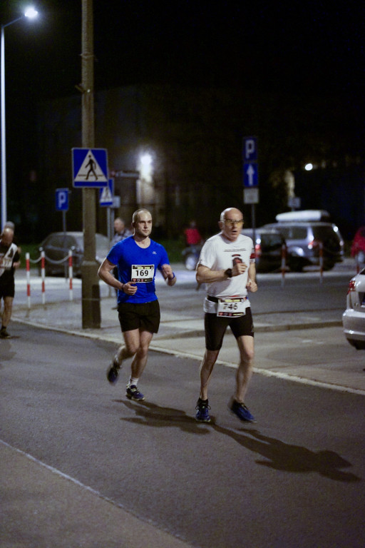 Kamil Karbowiak zwycięzcą Electrolux 3. Nocnej Dychy! [fotorelacja]