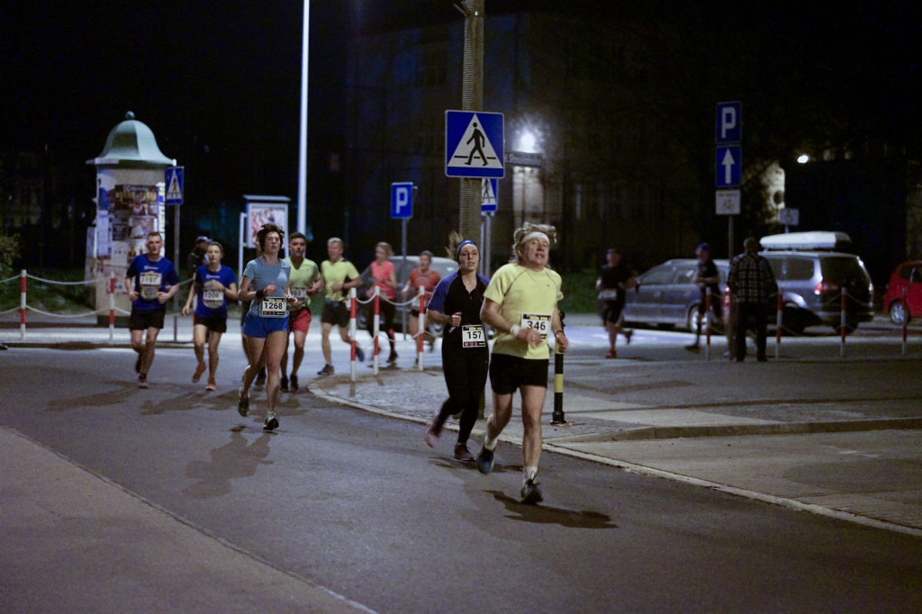 Kamil Karbowiak zwycięzcą Electrolux 3. Nocnej Dychy! [fotorelacja]