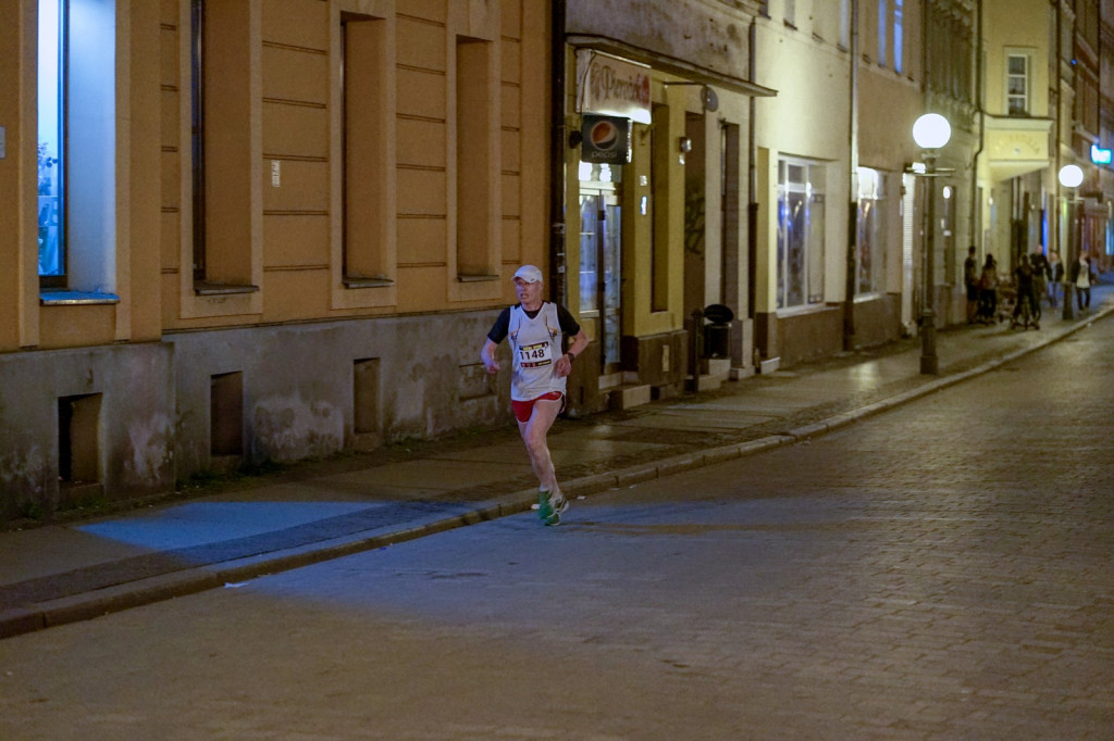 Kamil Karbowiak zwycięzcą Electrolux 3. Nocnej Dychy! [fotorelacja]