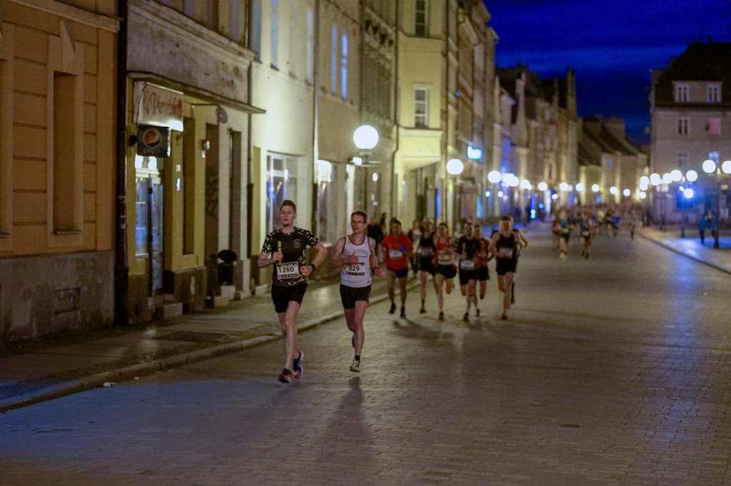 Kamil Karbowiak zwycięzcą Electrolux 3. Nocnej Dychy! [fotorelacja]