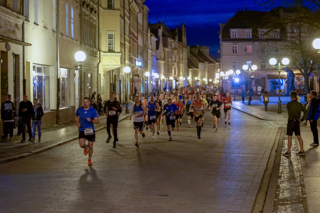 Kamil Karbowiak zwycięzcą Electrolux 3. Nocnej Dychy! [fotorelacja]