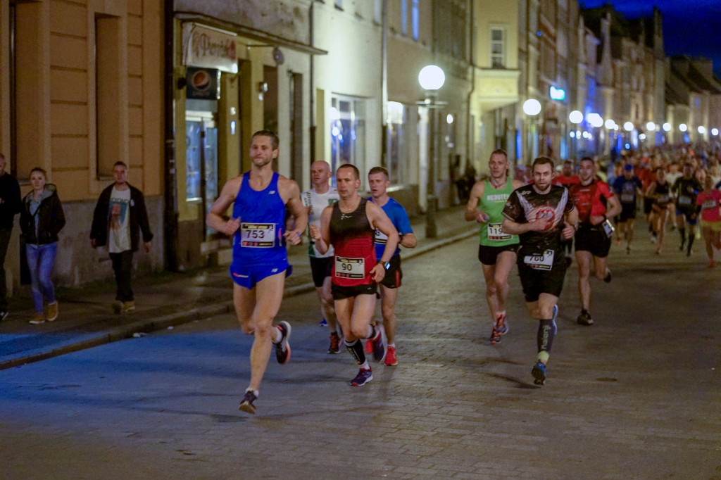 Kamil Karbowiak zwycięzcą Electrolux 3. Nocnej Dychy! [fotorelacja]