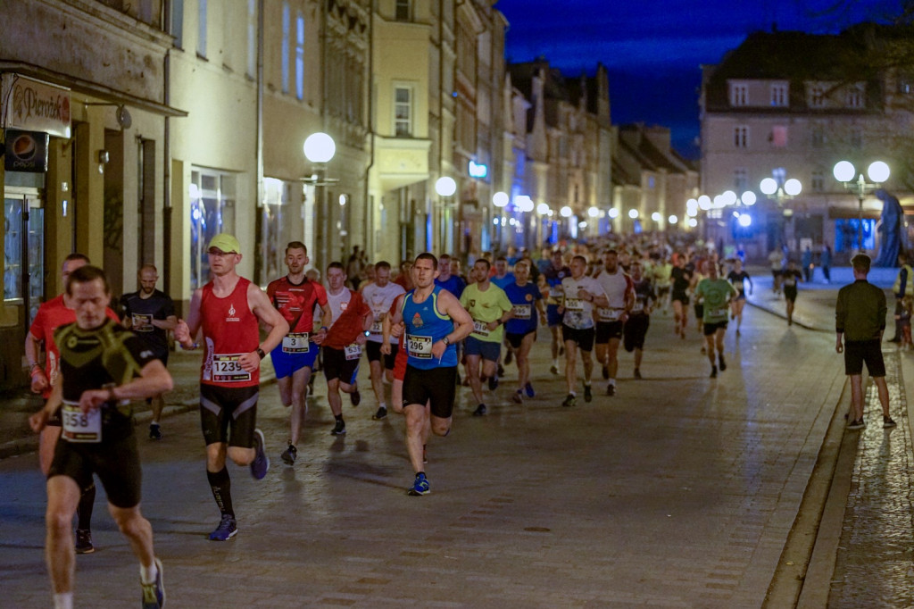 Kamil Karbowiak zwycięzcą Electrolux 3. Nocnej Dychy! [fotorelacja]