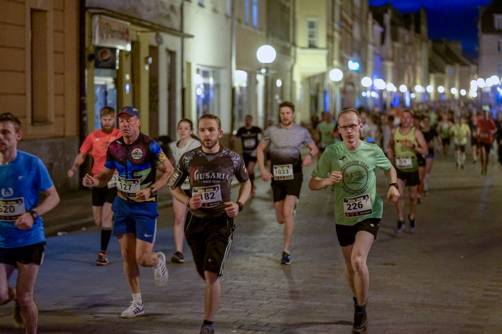Kamil Karbowiak zwycięzcą Electrolux 3. Nocnej Dychy! [fotorelacja]