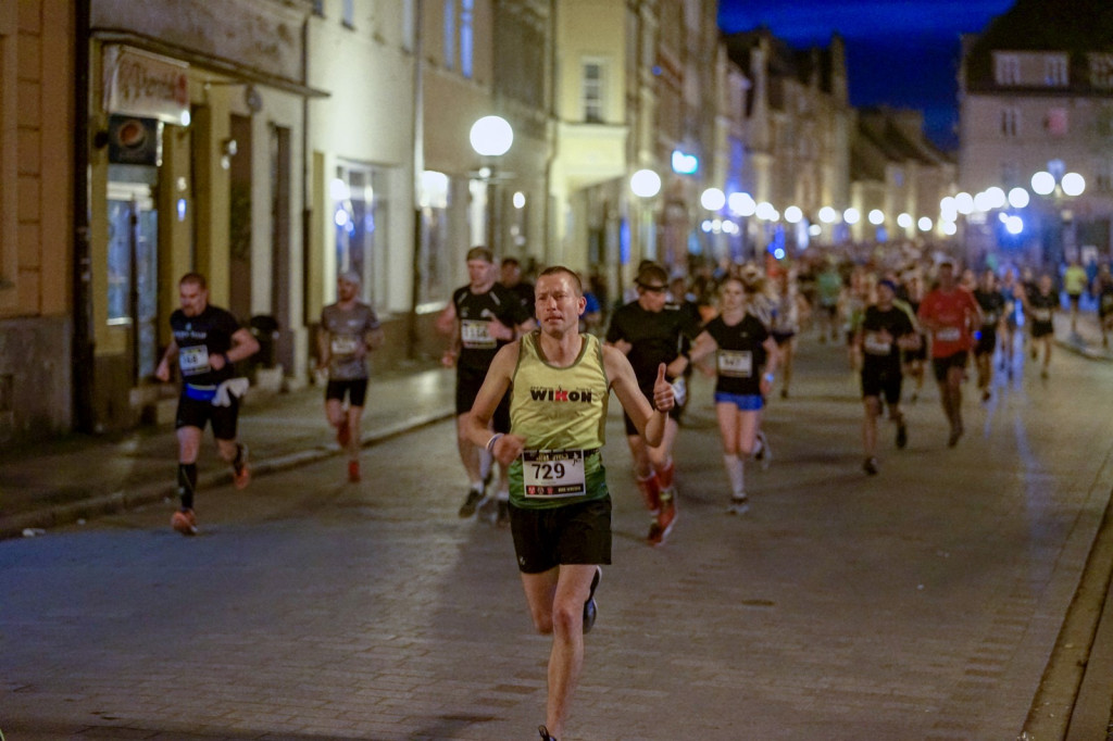 Kamil Karbowiak zwycięzcą Electrolux 3. Nocnej Dychy! [fotorelacja]