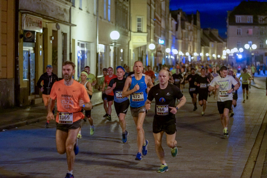 Kamil Karbowiak zwycięzcą Electrolux 3. Nocnej Dychy! [fotorelacja]