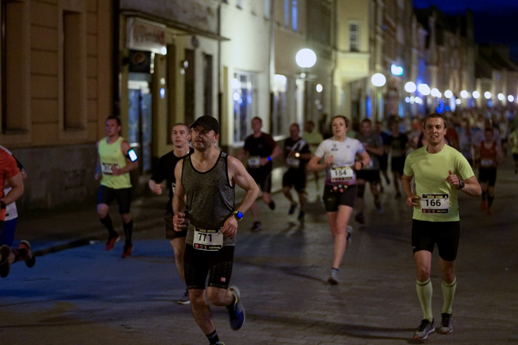 Kamil Karbowiak zwycięzcą Electrolux 3. Nocnej Dychy! [fotorelacja]