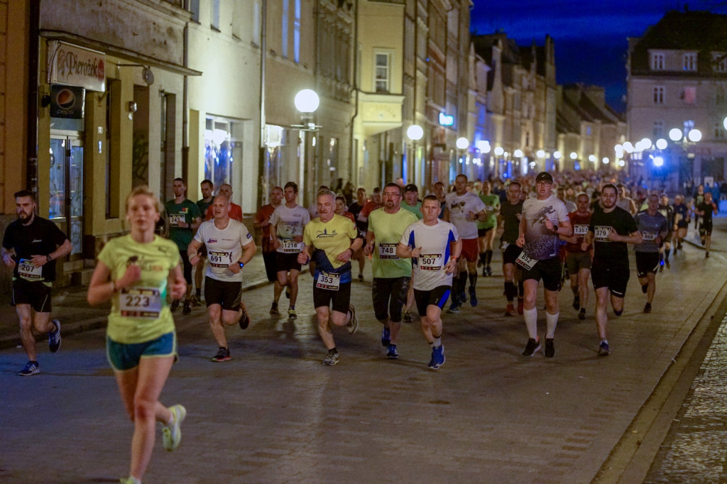 Kamil Karbowiak zwycięzcą Electrolux 3. Nocnej Dychy! [fotorelacja]