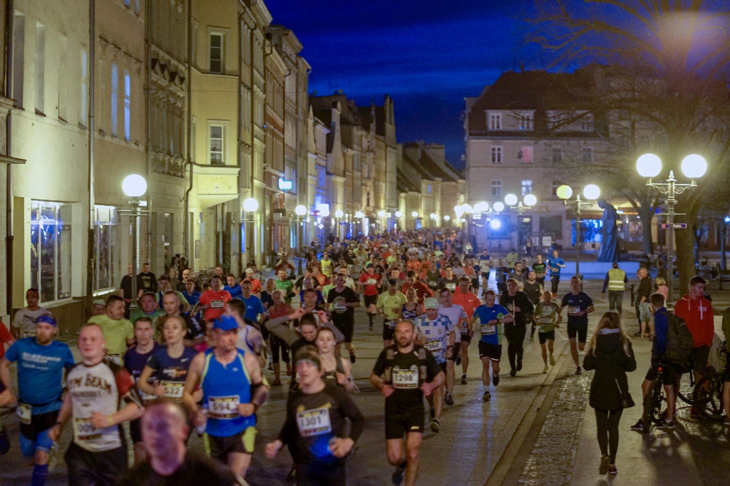 Kamil Karbowiak zwycięzcą Electrolux 3. Nocnej Dychy! [fotorelacja]