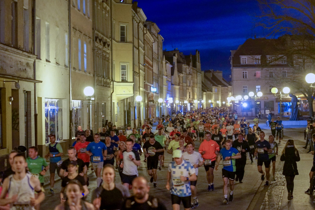 Kamil Karbowiak zwycięzcą Electrolux 3. Nocnej Dychy! [fotorelacja]
