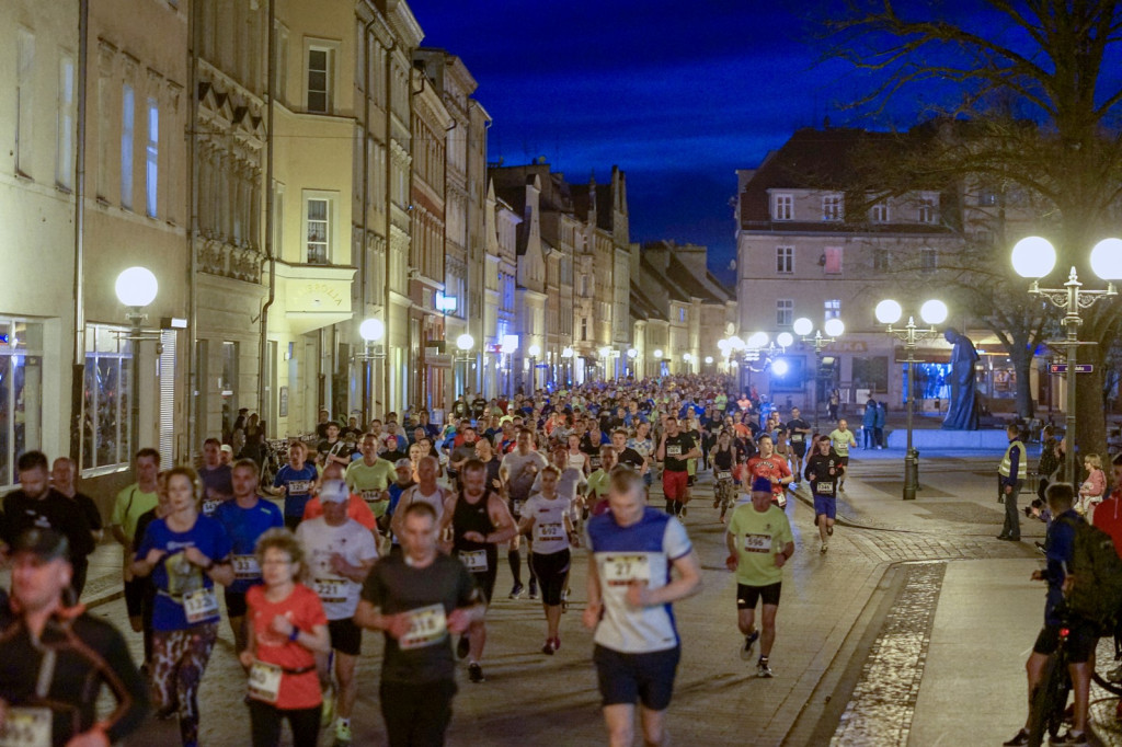 Kamil Karbowiak zwycięzcą Electrolux 3. Nocnej Dychy! [fotorelacja]