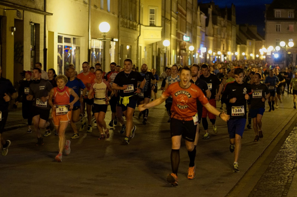 Kamil Karbowiak zwycięzcą Electrolux 3. Nocnej Dychy! [fotorelacja]