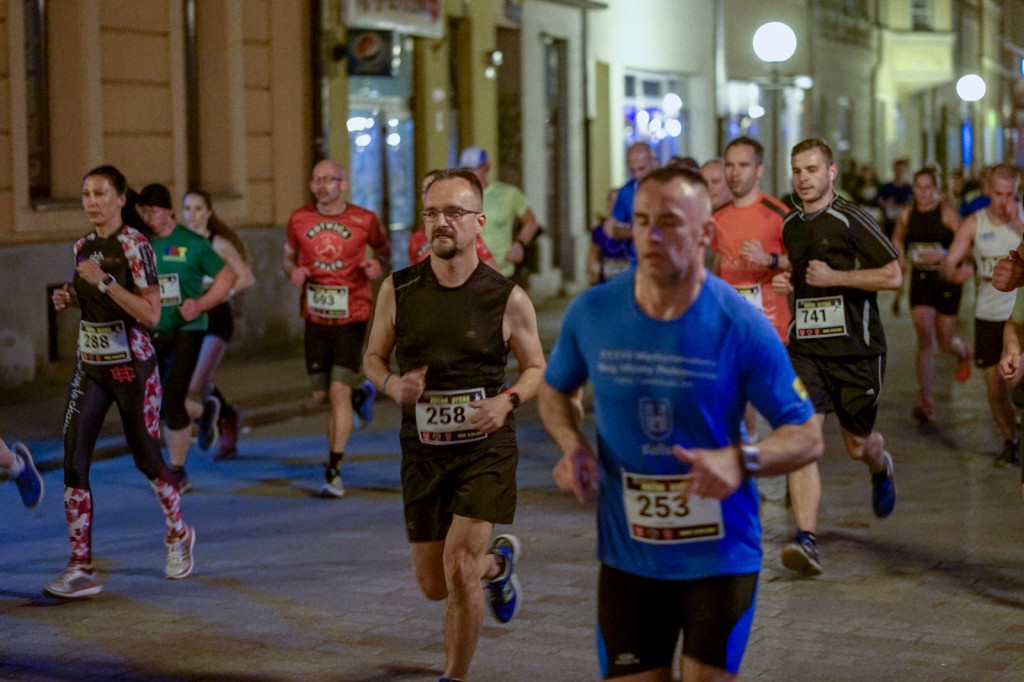 Kamil Karbowiak zwycięzcą Electrolux 3. Nocnej Dychy! [fotorelacja]