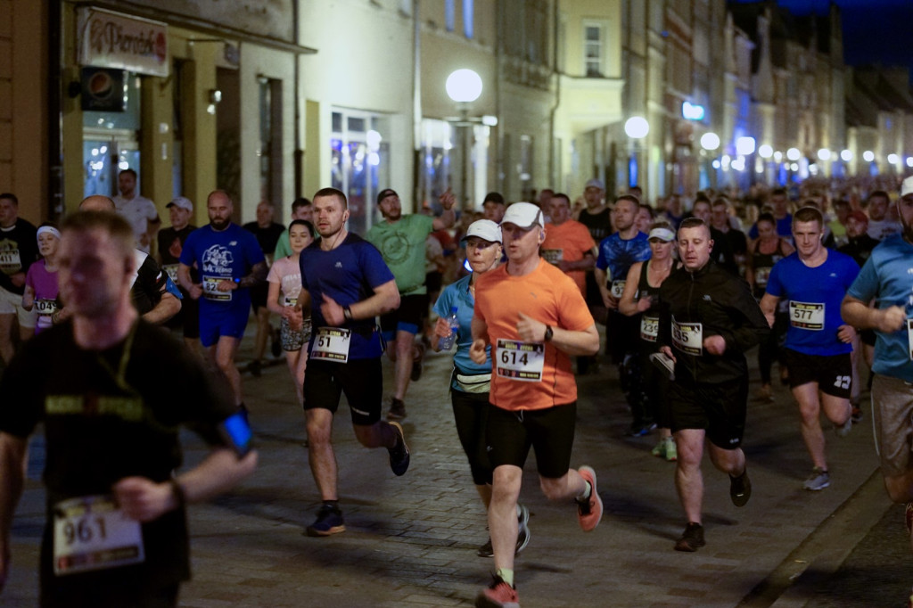 Kamil Karbowiak zwycięzcą Electrolux 3. Nocnej Dychy! [fotorelacja]