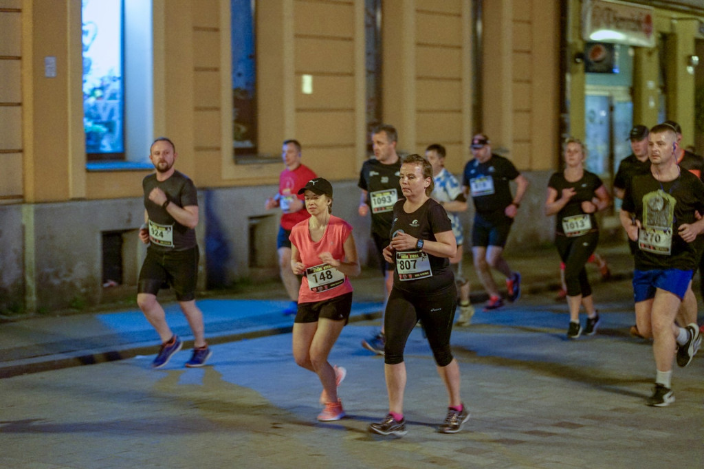 Kamil Karbowiak zwycięzcą Electrolux 3. Nocnej Dychy! [fotorelacja]