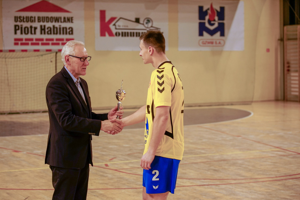 Olimp przypieczętował awans wygraną z Orlikiem!