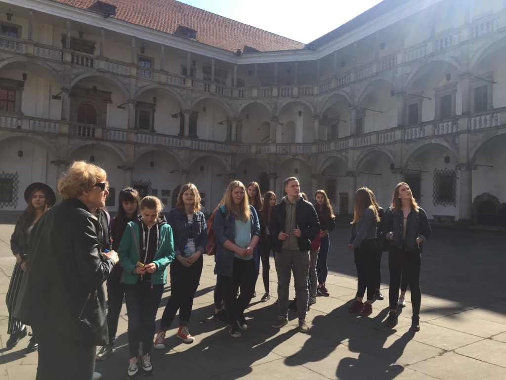 Uczniowie z I LO w Brzegu poznają sztukę renesansu w Muzeum Piastów Śląskich w Brzegu