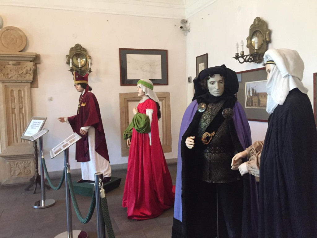 Uczniowie z I LO w Brzegu poznają sztukę renesansu w Muzeum Piastów Śląskich w Brzegu