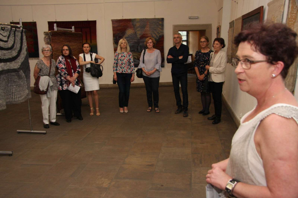 Finisz wystawy Wrocławskiej Tkaniny Artystycznej - Grupy Wątek