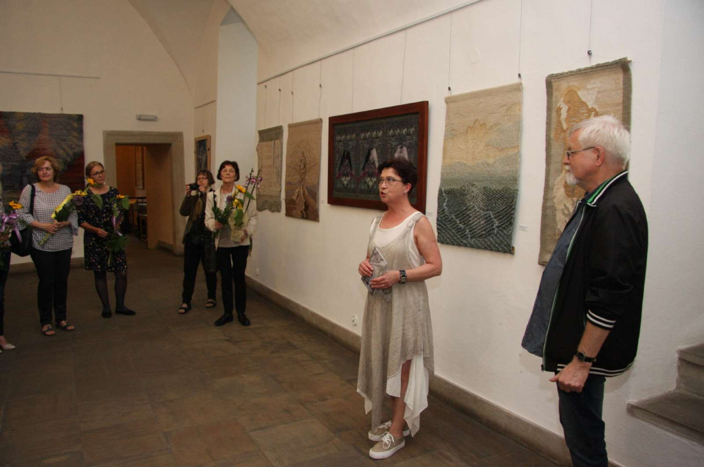 Finisz wystawy Wrocławskiej Tkaniny Artystycznej - Grupy Wątek