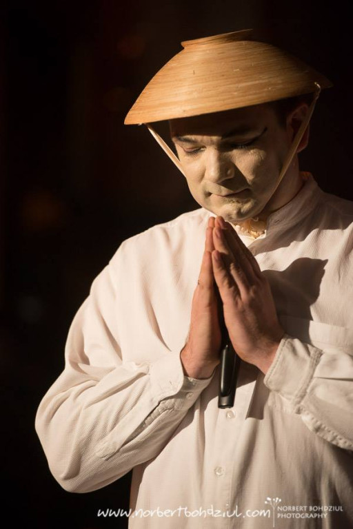 Robimy teatr  Sztuka dla 26 aktorów