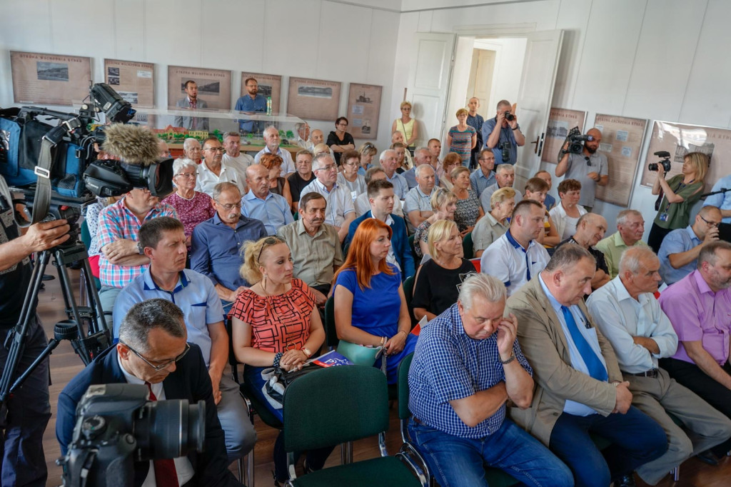 Spotkanie z Ryszardem Czarneckim - europosłem PIS w Grodkowie [fotorelacja]