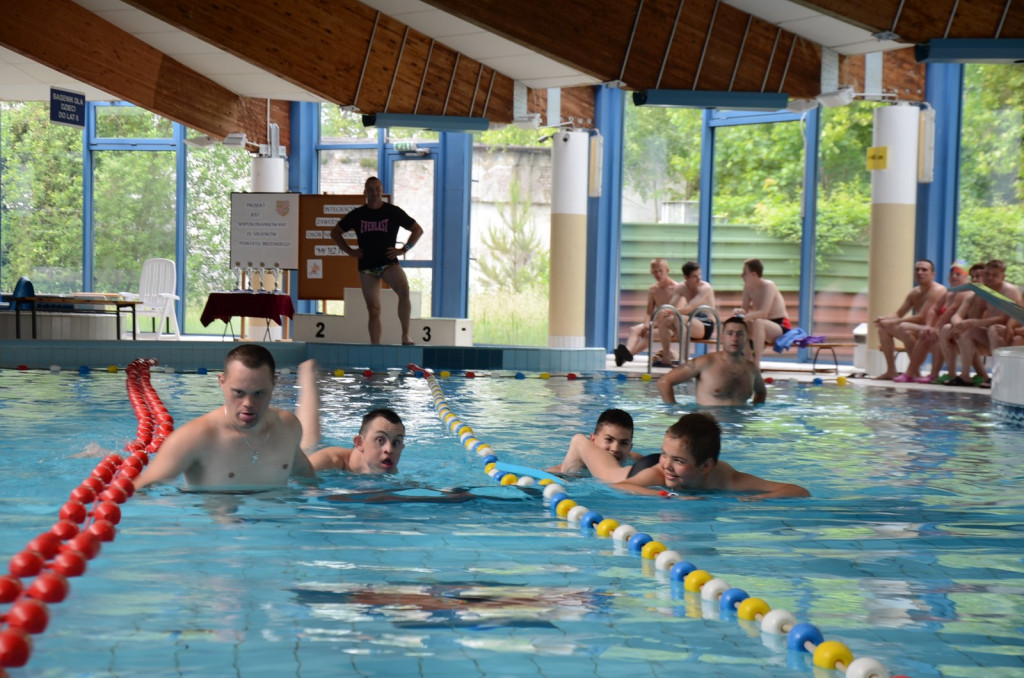 Integracyjne zawody pływackie osób niepełnosprawnych 