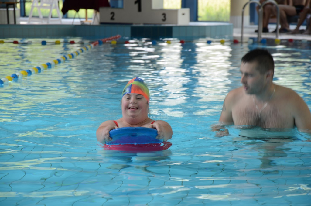 Integracyjne zawody pływackie osób niepełnosprawnych 