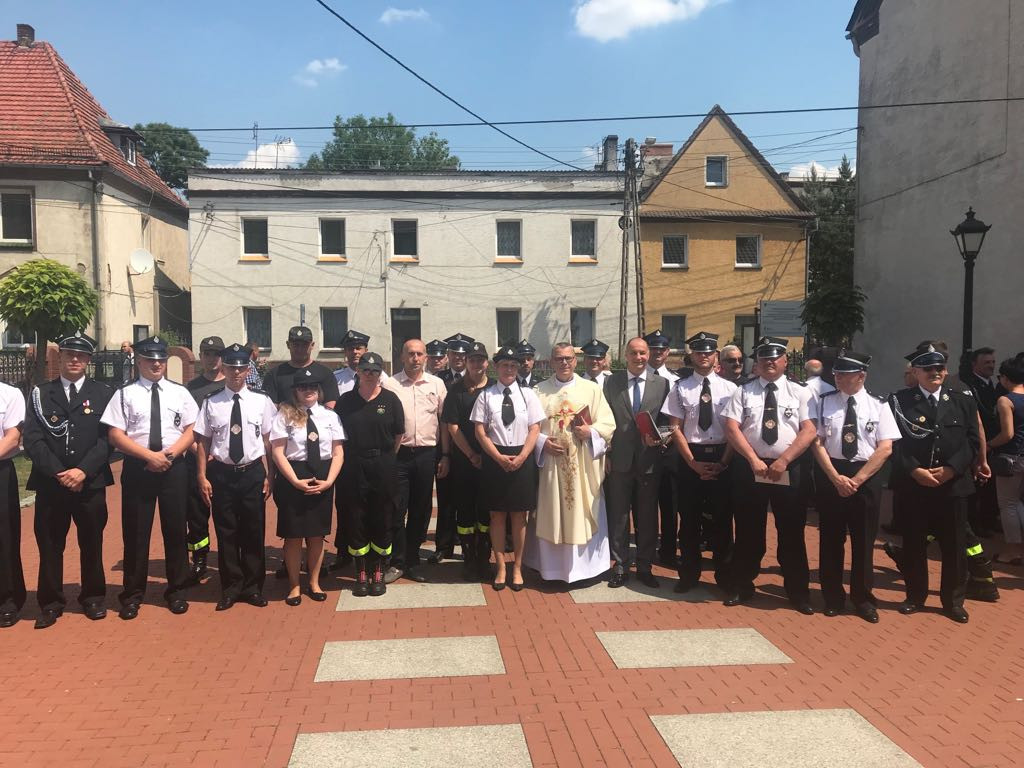 Uroczystość poświęcenia wozu ratowniczo-gaśniczego OSP Lewin Brzeski