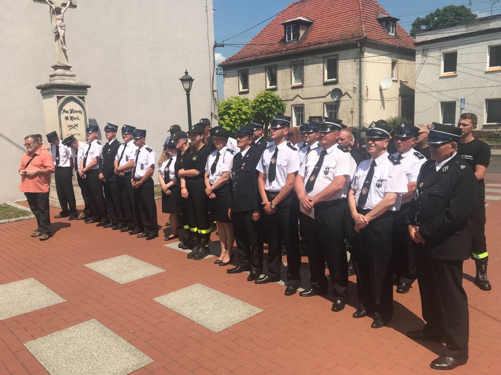 Uroczystość poświęcenia wozu ratowniczo-gaśniczego OSP Lewin Brzeski