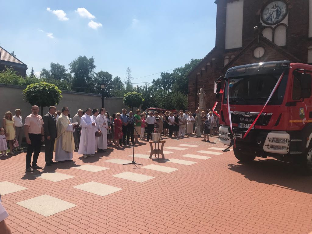 Uroczystość poświęcenia wozu ratowniczo-gaśniczego OSP Lewin Brzeski
