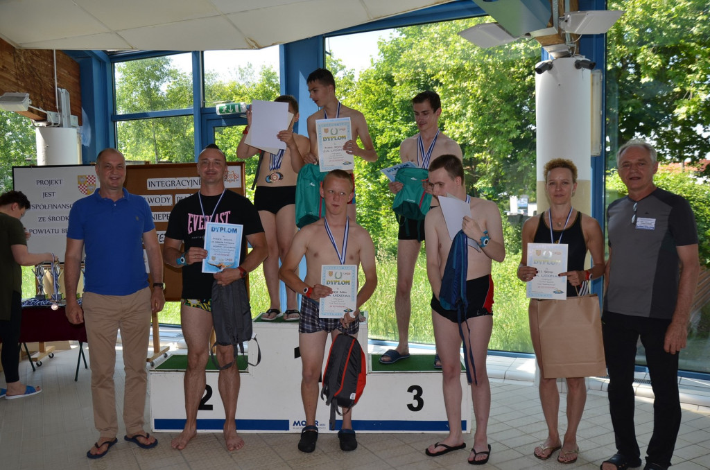 Integracyjne zawody pływackie osób niepełnosprawnych 