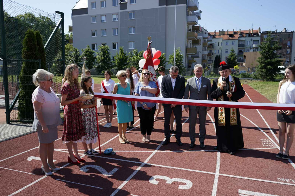 Uroczyste otwarcie nowego kompleksu sportowego w PSP1 Brzeg [fotorelacja]