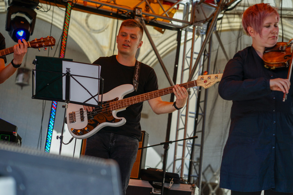 Polscy artyści mieszkający za granicą najechali na Zamek Piastów Śląskich