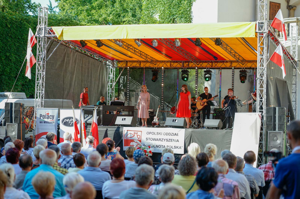 Polscy artyści mieszkający za granicą najechali na Zamek Piastów Śląskich