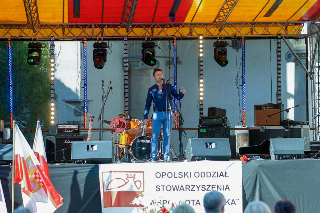 Polscy artyści mieszkający za granicą najechali na Zamek Piastów Śląskich