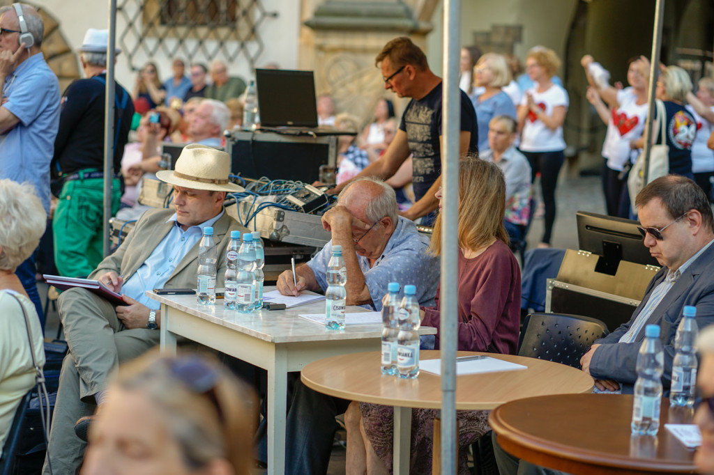 Polscy artyści mieszkający za granicą najechali na Zamek Piastów Śląskich