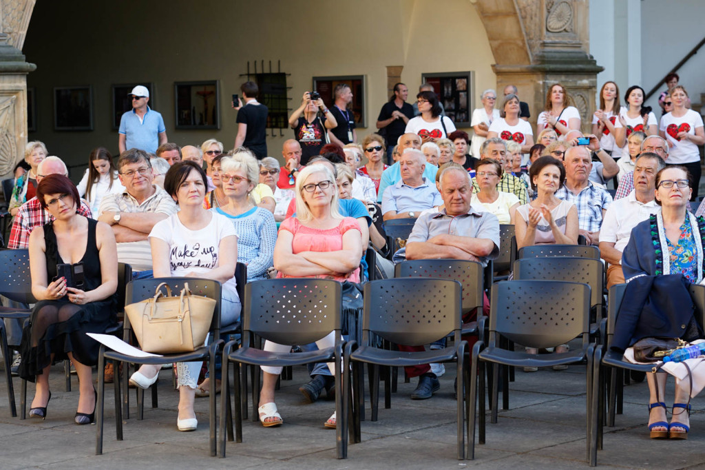 Polscy artyści mieszkający za granicą najechali na Zamek Piastów Śląskich