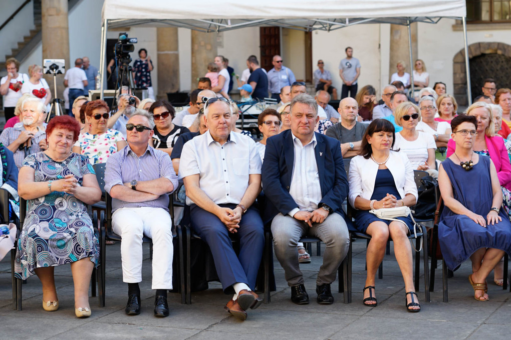 Polscy artyści mieszkający za granicą najechali na Zamek Piastów Śląskich