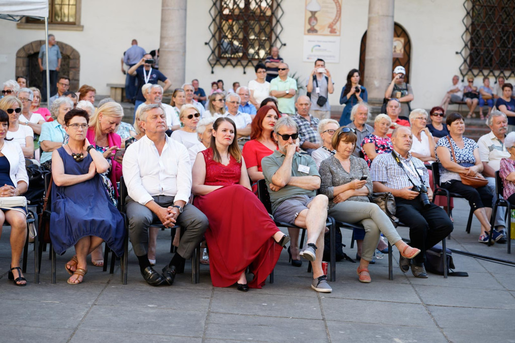 Polscy artyści mieszkający za granicą najechali na Zamek Piastów Śląskich