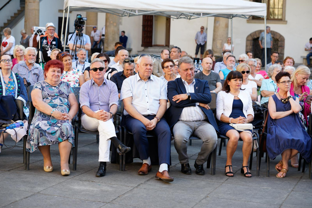 Polscy artyści mieszkający za granicą najechali na Zamek Piastów Śląskich