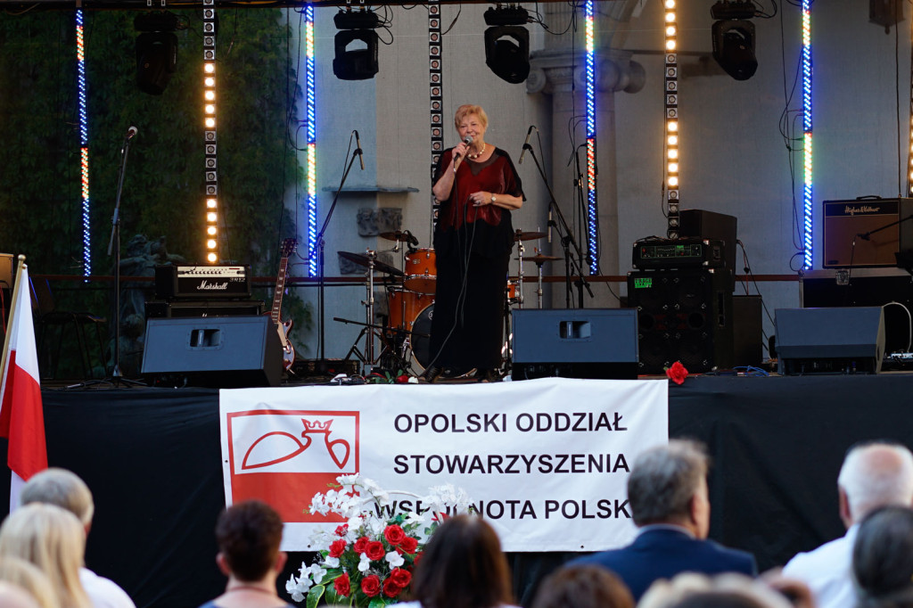 Polscy artyści mieszkający za granicą najechali na Zamek Piastów Śląskich