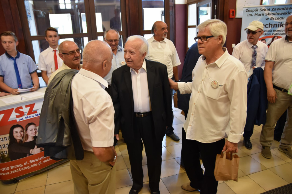 Uroczyste spotkanie po latach. Od pierwszej matury mechaników minęło 50 lat