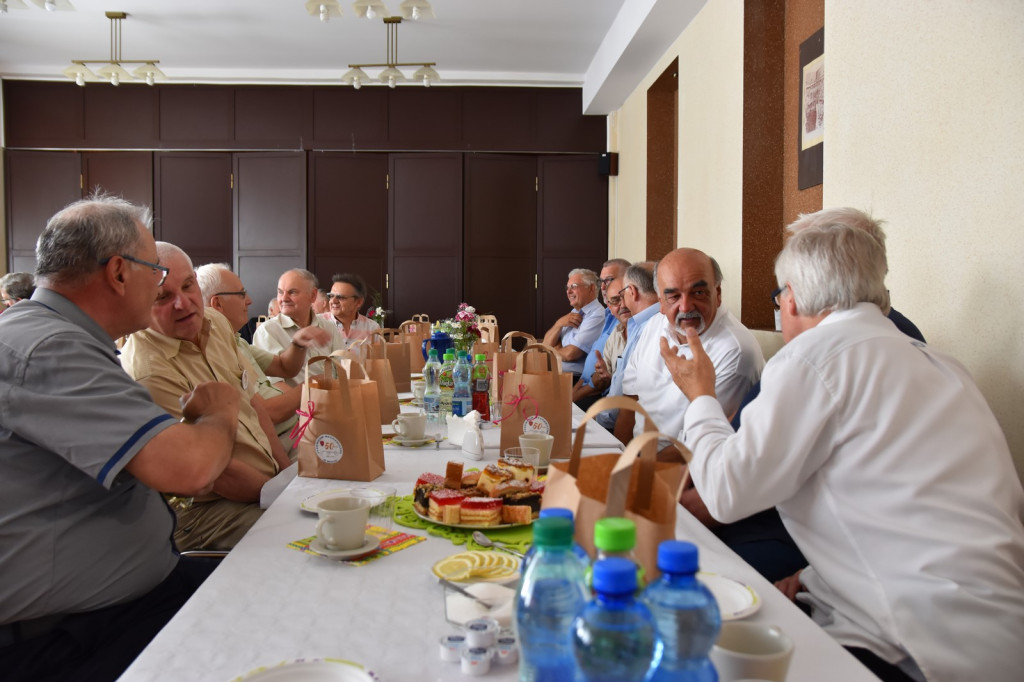 Uroczyste spotkanie po latach. Od pierwszej matury mechaników minęło 50 lat