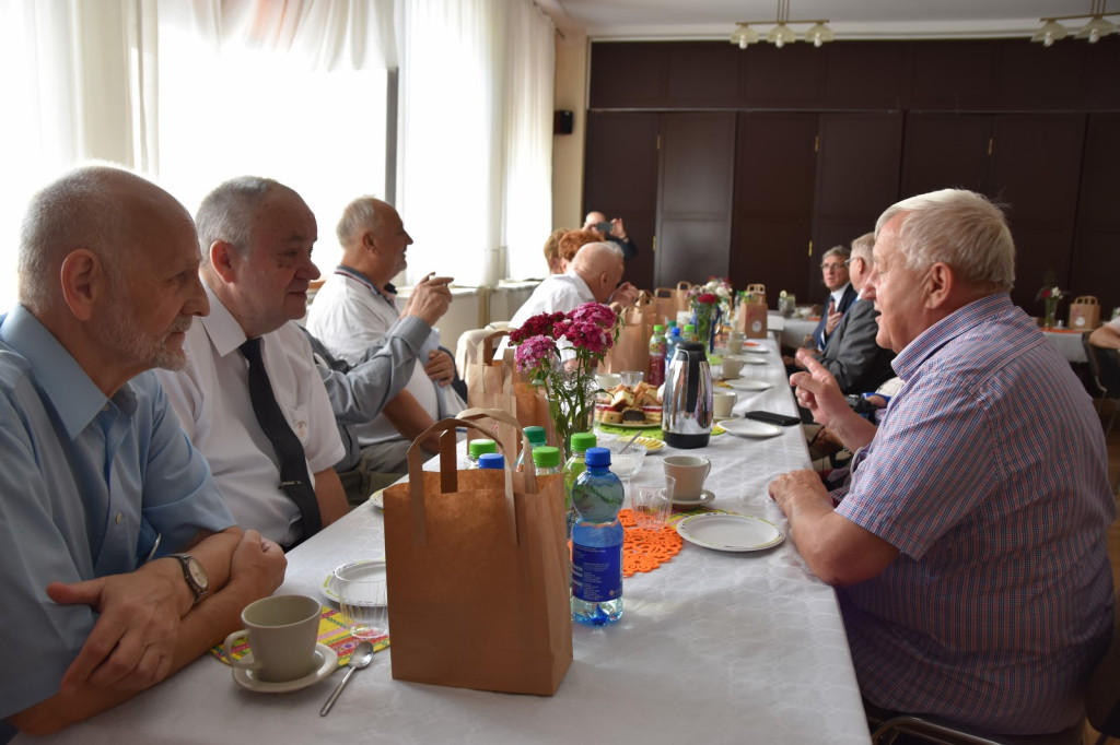 Uroczyste spotkanie po latach. Od pierwszej matury mechaników minęło 50 lat