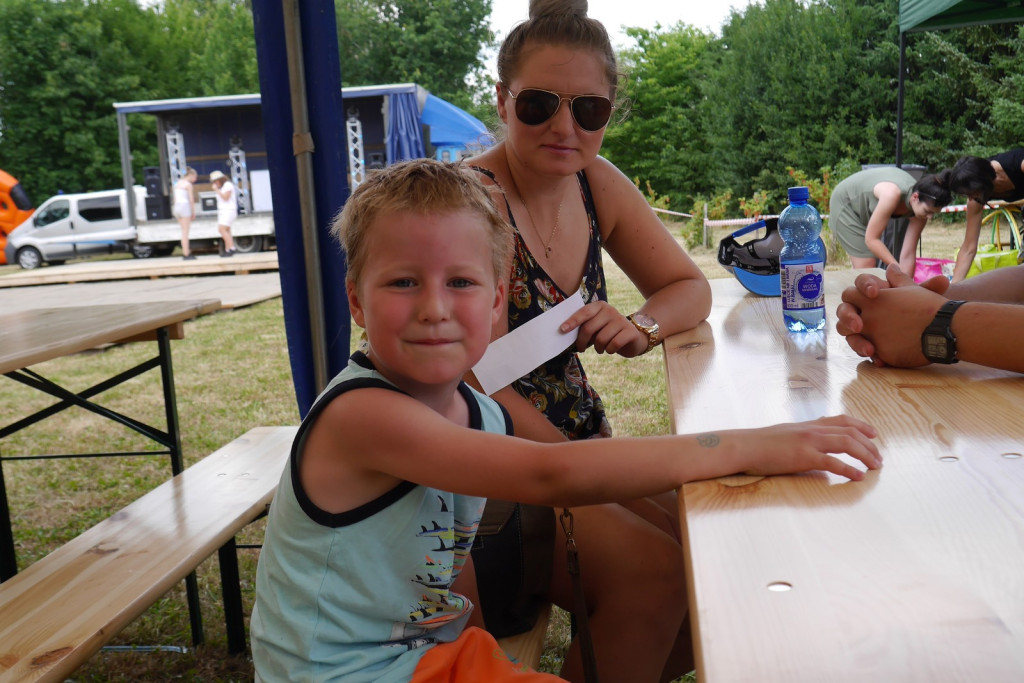 Ulewa dzieciom niestraszna. Piknik rodzinny w Szydłowicach [fotorelacja]